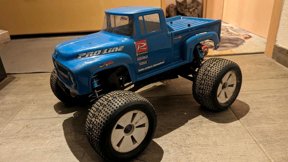 HPI Savage Monstertruck in Lahnau