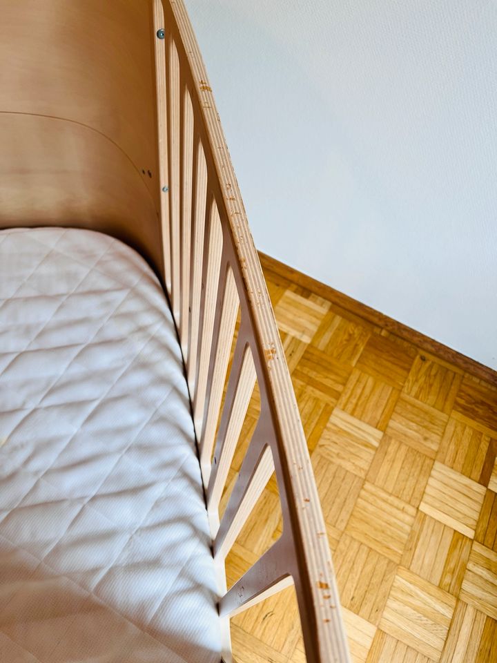 Leander Babybett Juniorbett wie neu in Düsseldorf