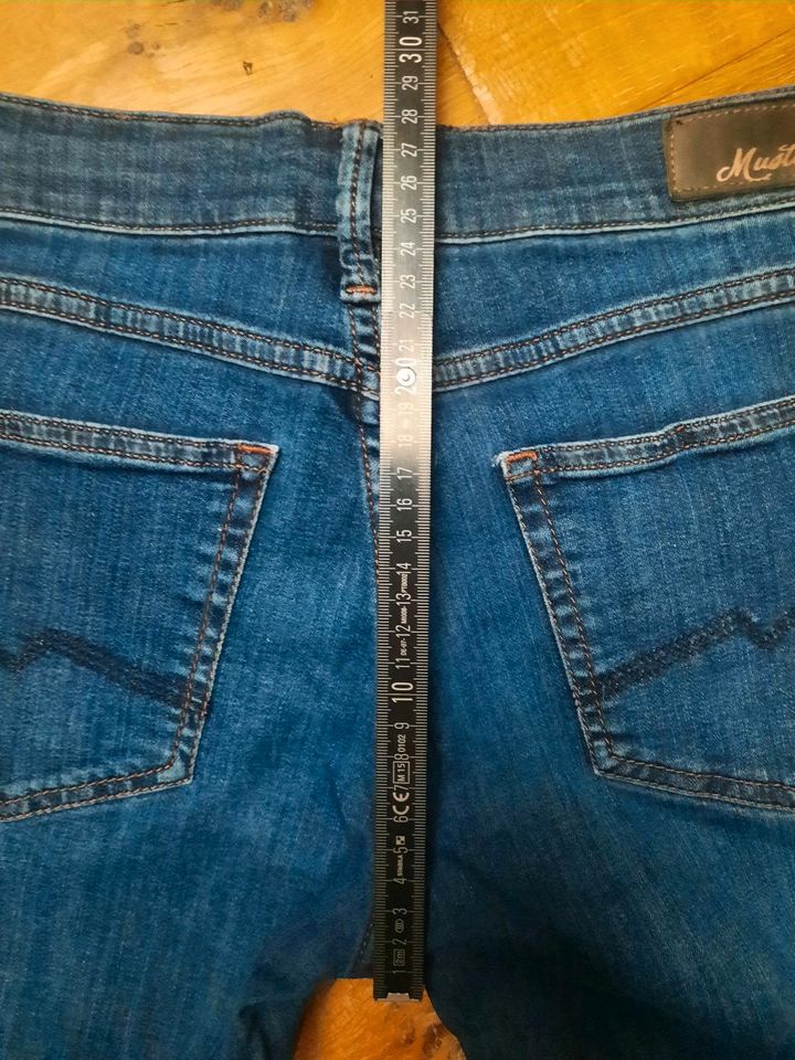 Jeans Mustang Gr. 28/34 Blau in Rangendingen