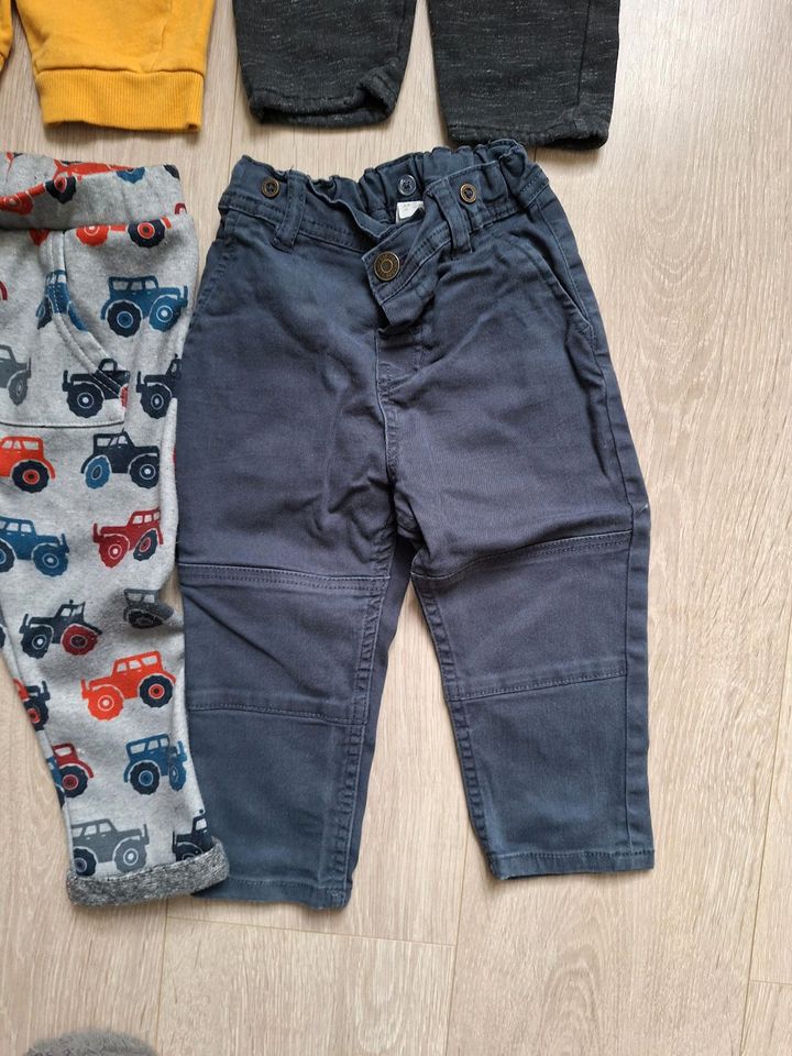 Kleiderpaket Gr. 86, Jeans, Jogginghose, Pullover, Thermojeans in Gera