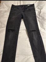 Zara Jeans schwarz low waist rise 36 S skinny Used Look destroyed Bayern - Heßdorf Vorschau