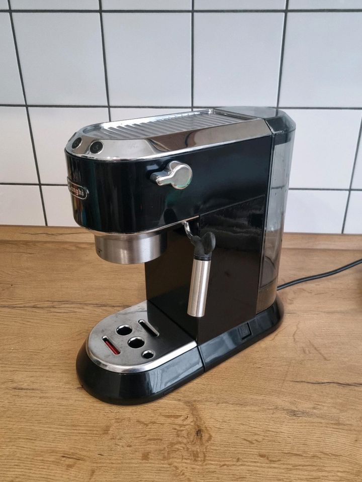 De'Longhi Dedica Espresso Siebträgermaschine in Heusenstamm