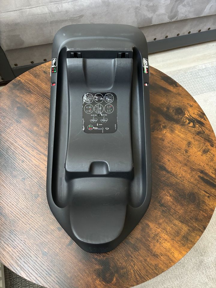 Cybex Base One Black Isofix in Düsseldorf