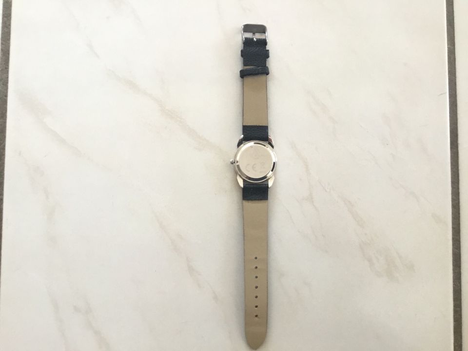 NEU Armbanduhr Damen Quarzuhr 3 cm Durchmesser, Uhr in München