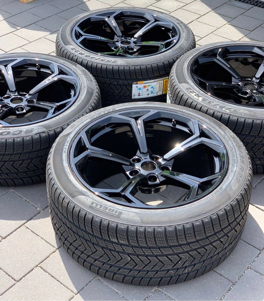 Neue Lamborghini urus 22 zoll Winter Pirelli Räder schwarz Glanz in Kuchen