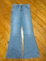 BDG Urban Outfitters flare Jeans Schlagjeans Gr. 30 neu Nordrhein-Westfalen - Geseke Vorschau