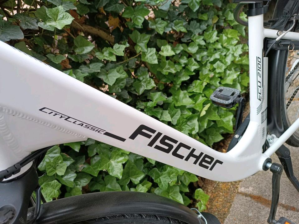 Fischer City E-Bike ECU 2100 Weiß in Borchen