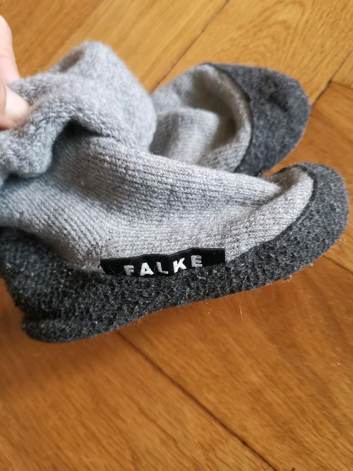 Falke Cosyshoes Hausschuhe Merino Wolle 23/24 in Leipzig
