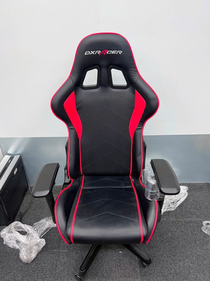 DX-RACER Gaming Chair Formula F08 in Schwarz/Rot Stuhl Bürodrehstuhl in Offenbach