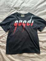 Gucci T-Shirt mit Gucci Blade-Print (Navy/Schwarz) Stuttgart - Stuttgart-Mitte Vorschau