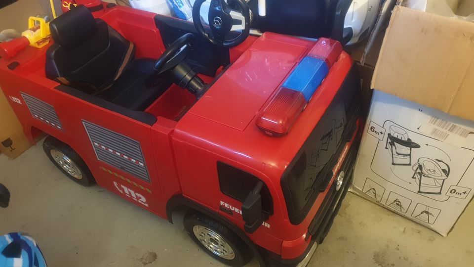 Kinder Elektroauto Feuerwehrauto Feuerwehr Wagen gebraucht in Mannheim