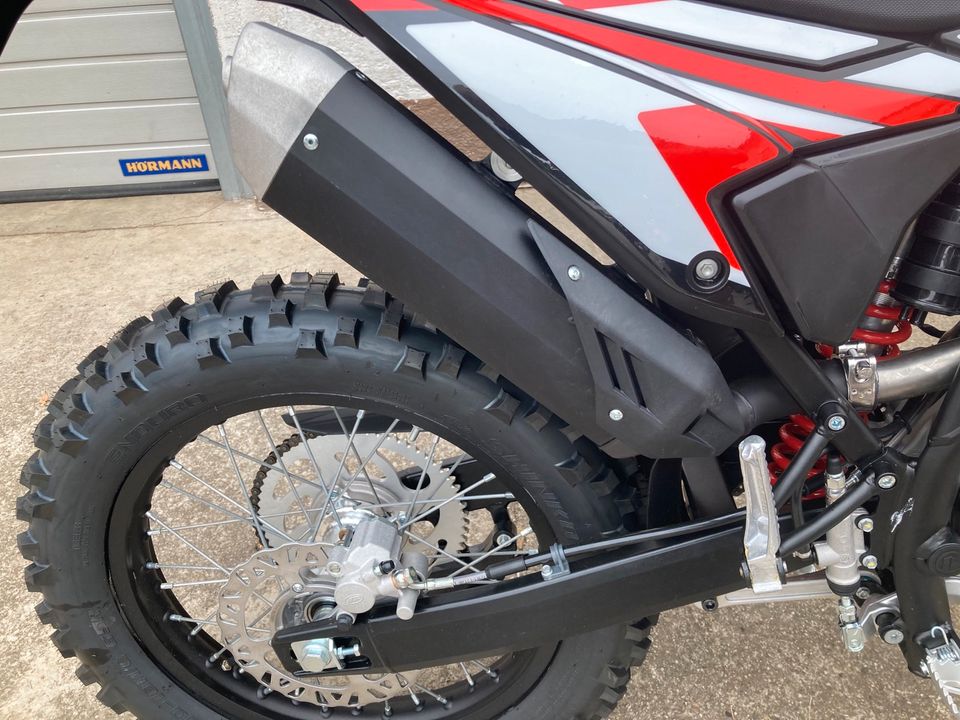 Beta RR 125 T Enduro Black Neufahrzeug am Lager in Aindling