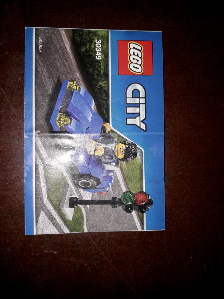 Lego City 30349 AUTO und Ampel in Windhagen