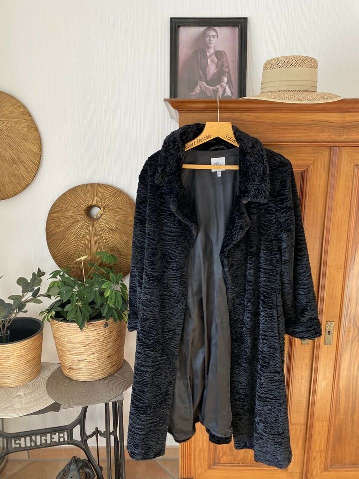 Nachhaltiger Mantel Webfell Jolipel / Persianer Look /Winterjacke in  München - Sendling | eBay Kleinanzeigen ist jetzt Kleinanzeigen