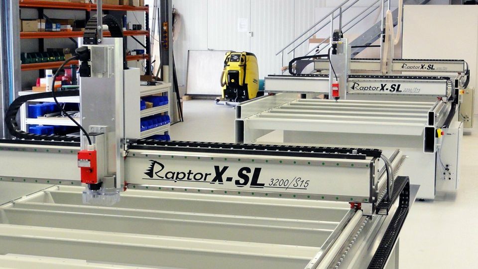 CNC-STEP CNC Fräse für Messebau Lichtwerbung & Plattenbearbeitung in Geldern