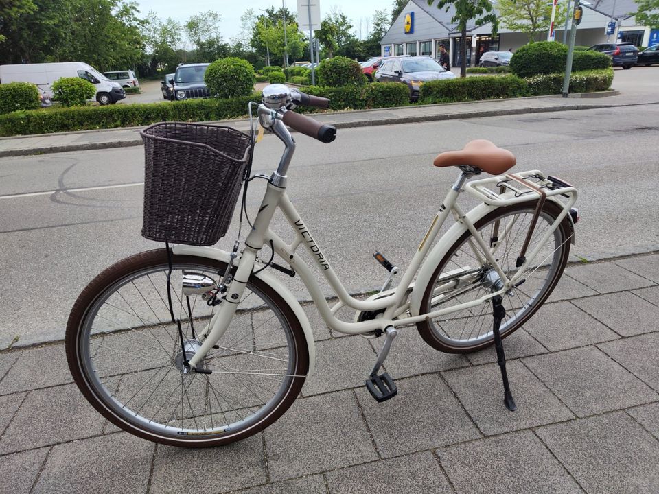 Victoria City Retro Trekking Fahrrad Vorführrad in Unterhaching