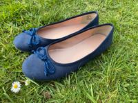 Tamaris Ballerina DBlau Pumps Sandalen Gr. 39 neuwertig Niedersachsen - Wiesmoor Vorschau