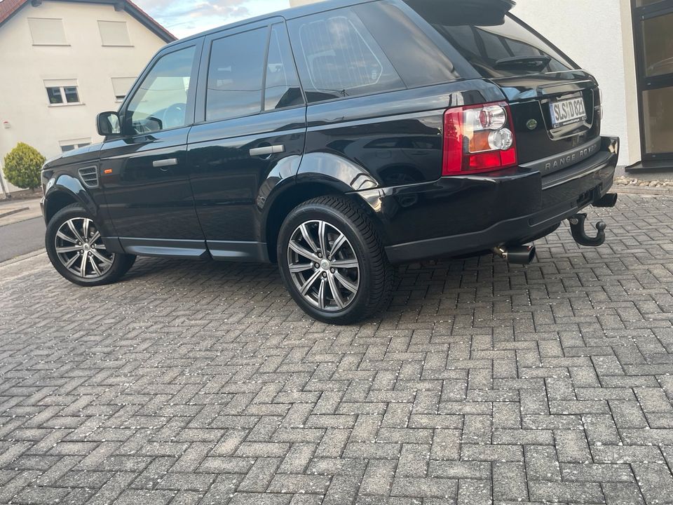 LAND ROVER in Saarlouis