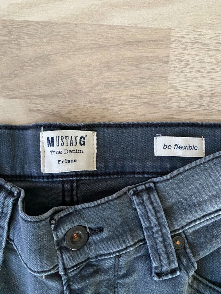 Mustang Low Waist Jeans Gr.S in Hamburg