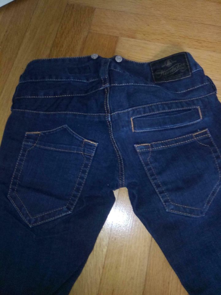 Herrlicher Jeans Gr 25 neuwertig in München