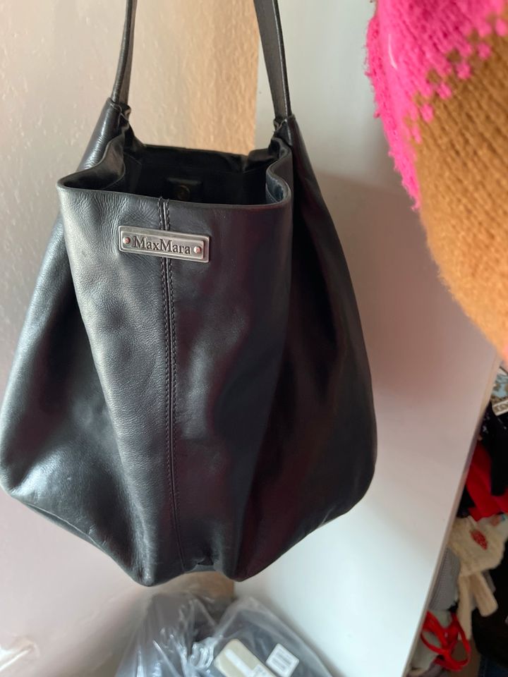 True Vintage Max Mara Leder Beutel Tasche schwarz in Mönchengladbach