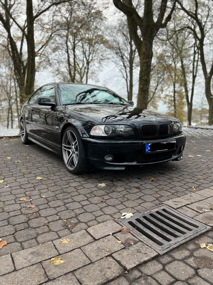 BMW 325Ci E46 Coupé Schwarz mit M-Paket in Lüdenscheid