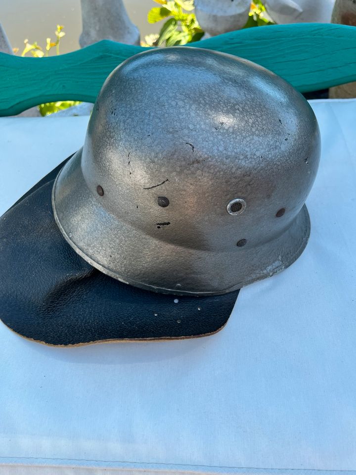 Alter Feuerwehrhelm, Stahlhelm ?, Rarität in Borgsdorf