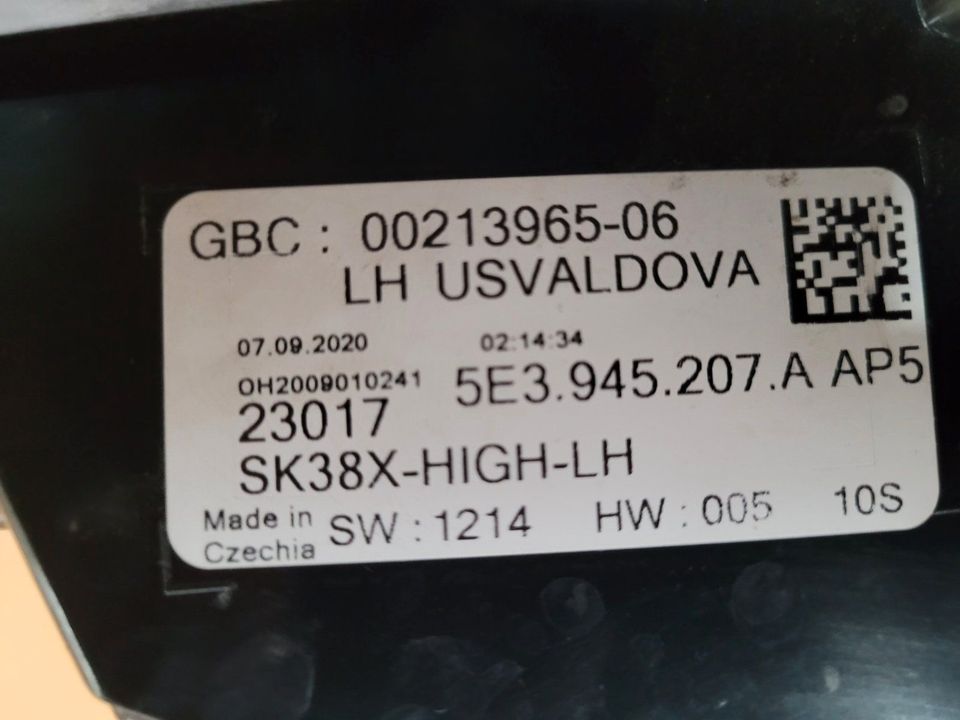 Skoda Octavia IV Kombi ab 2019 LED Rückleuchte links 5E3945207A in Bottrop