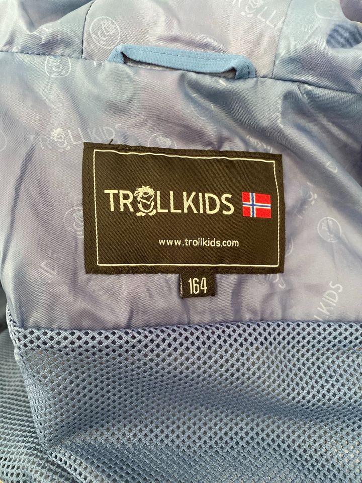 Trollkids Regenjacke Größe 164 in Deizisau 