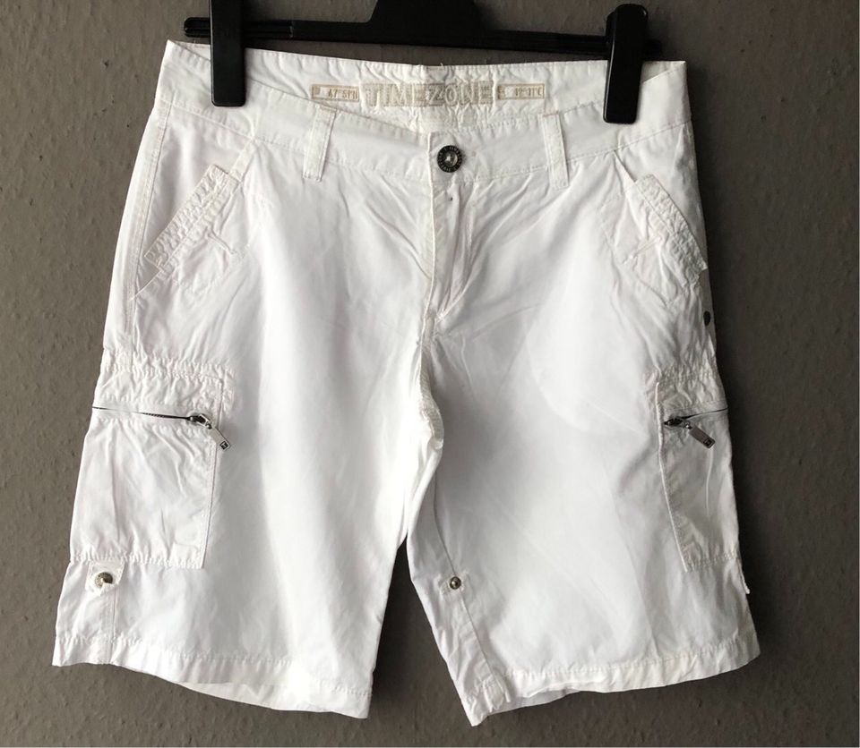 Damen Shorts Timezone Gr. S /28 in Friedberg (Hessen)