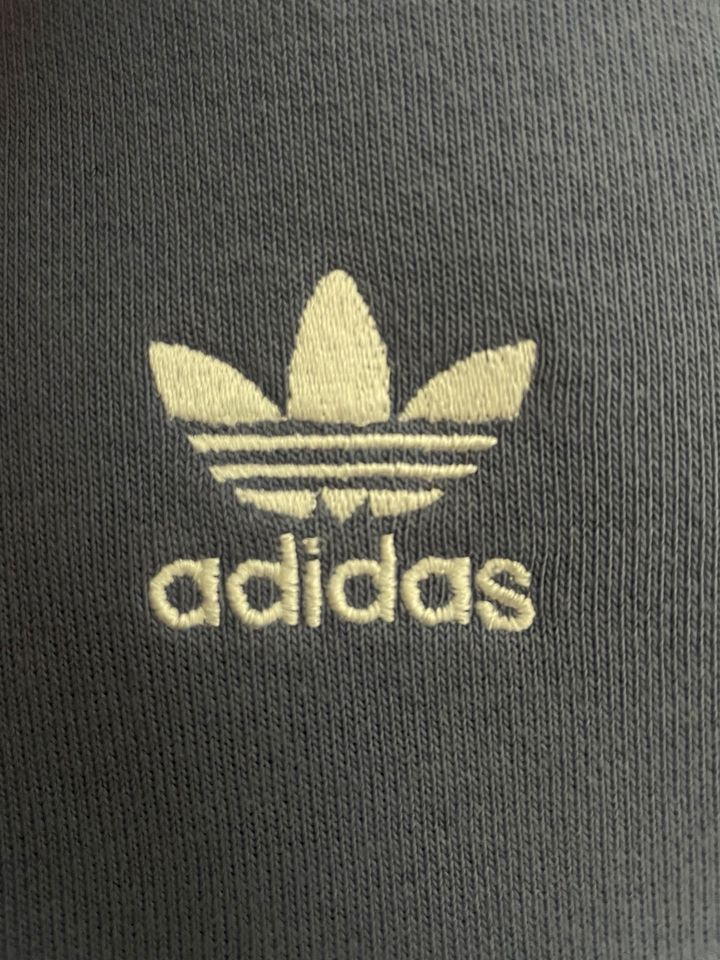 Adidas Original Pullover (Größe M) in Magdeburg