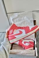 Nike Air Jordan „Strawberries and Cream“ Nordrhein-Westfalen - Oberhausen Vorschau