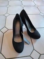 Neue Pumps / High Heels Marco Tozzi 38 Hessen - Willingshausen Vorschau