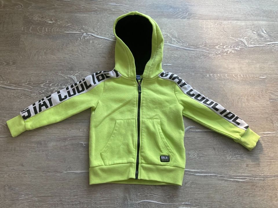 Sweatjacke Kapuzenjacke Gr. 98 in Dummerstorf