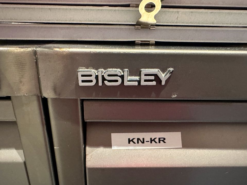 9 hochwertige Bisley Archivschränke in Frankfurt am Main