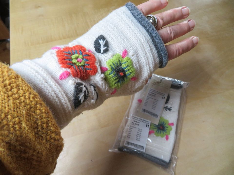 NEU Gudrun Sjöden handbestickte Handschuhe Margarethe 100% Wolle in Weingarten