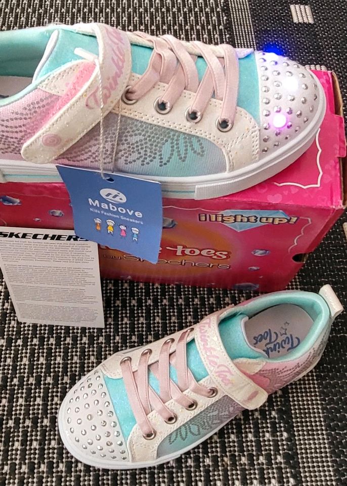 Skechers Mädchen Twinkle Sparks Winged Magic Sneaker in Dresden