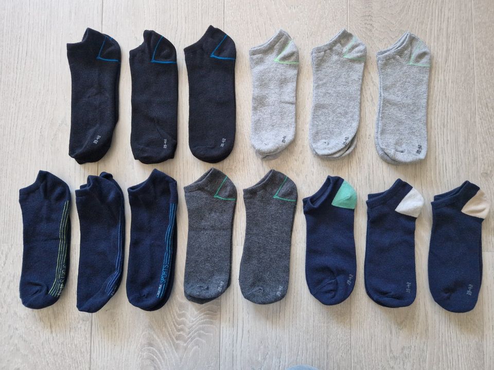 14 Paar Sneakersocken Gr. 39 - 42 family ungetragen in Kalefeld