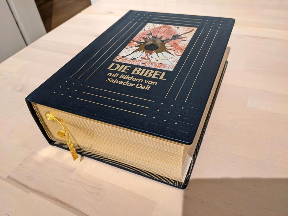 Die Bibel mit Bildern von Salvador Dali in Centrum