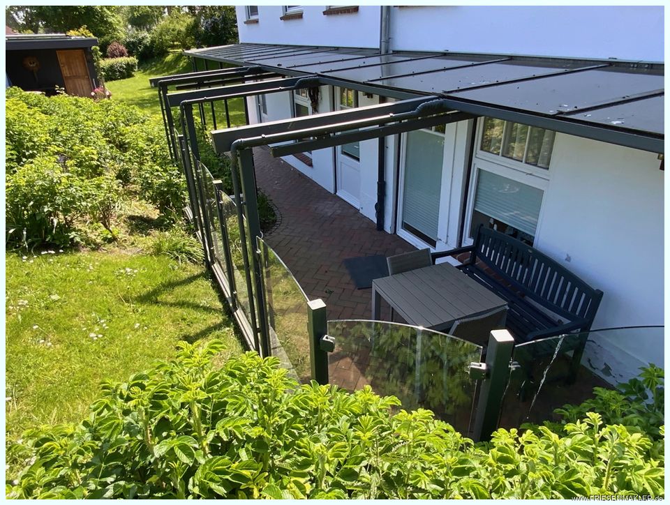 TOPZUSTAND mit Wärmepumpe & PV Anlage: Solides Wohnhaus mit 2 Ferienwohnungen und schönem Garten ! in Nordstrand