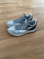 Graue Reebok Schuhe Innenstadt - Köln Altstadt Vorschau