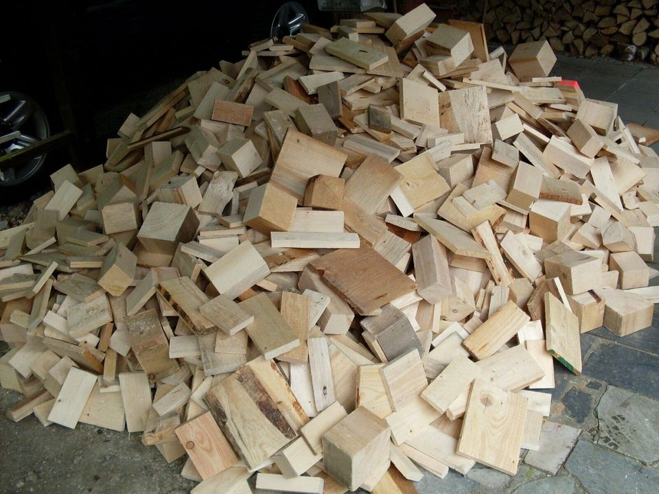 4 SRM Brennholz Tanne, Palettenreste, zu99,9% ohne Nägel in Remscheid