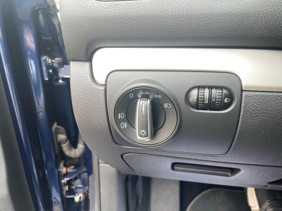 Vw GolfVI Team  Automatik 2 Hand Parksensor Tempomat Sitzheizung in Ingoldingen