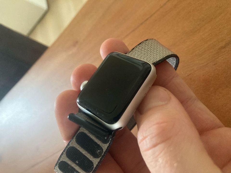 Apple Watch Series 3 GPS | 38 mm Aluminiumgehäuse | Space Grau in Wuppertal