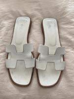 Hermes Oran Sandalen Gr. 39 weiß Düsseldorf - Rath Vorschau