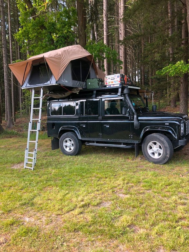 Land Rover Defender 110 Td4 als Camper umgebaut in Aalen