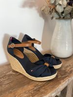 *Neu* Tommy Hilfiger Keilabsatz wedges Riemen Sandale Niedersachsen - Braunschweig Vorschau