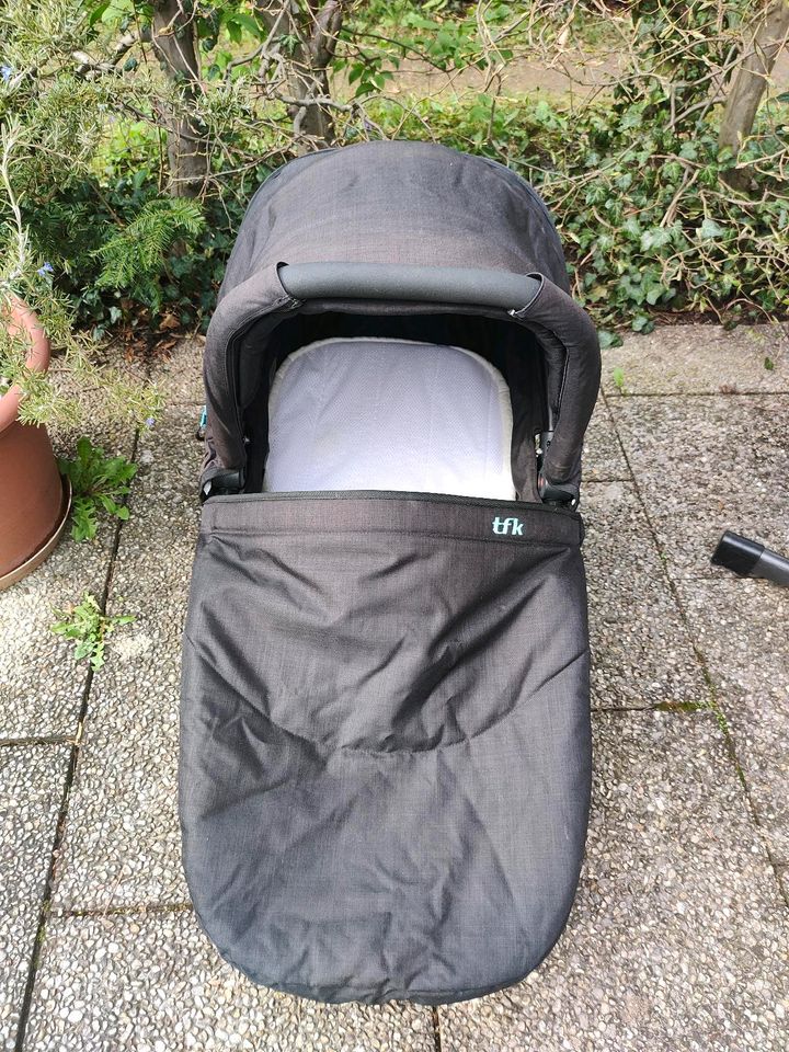 TFK Kinderwagen Joggster Adventure + Maxi Cosi + Isofix Station in München