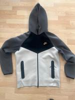 Nike Sweater  Jacke M Hessen - Spangenberg Vorschau