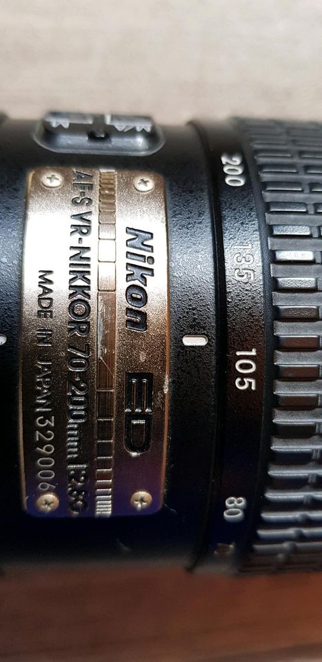 Objektiv Nikon ED AF-S VR Nikkor 70-200 mm 1:2,8G SWM VR ED IF in Aschersleben